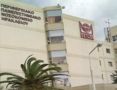 Κρήτη: Κοριτσάκι καταπλακώθηκε από πόρτα γκαράζ - Σε κρίσιμη κατάσταση στην εντατική